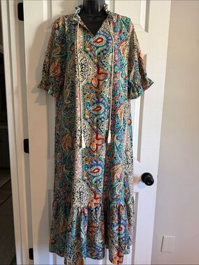 Vibrant Multicolor Paisley V-Neck Midi Dress with Tassel Tie